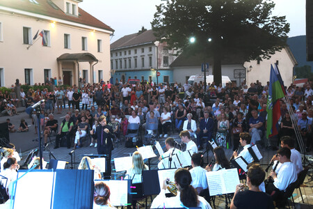 27. poletni večer ob Dnevu državnosti koncert Godbe Cerknica 23 Foto Ljubo Vukelič